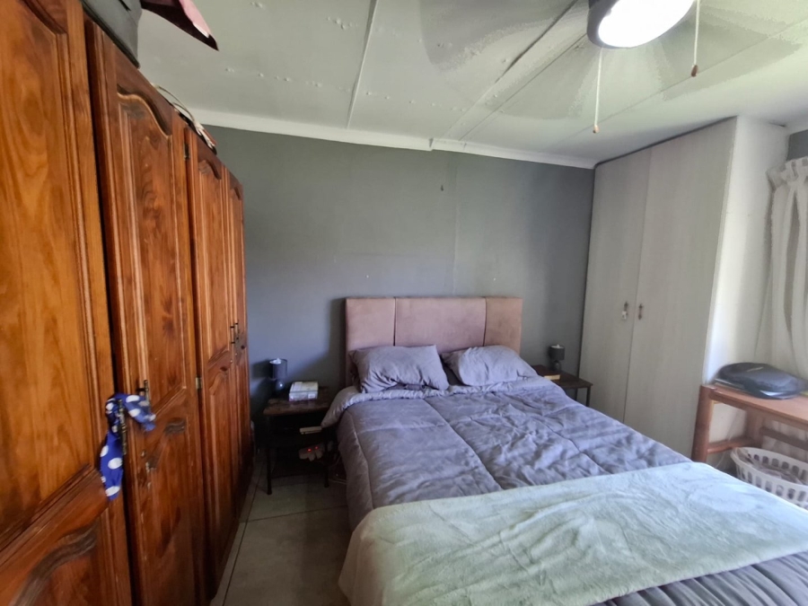 To Let  Bedroom Property for Rent in Safari Gardens North West